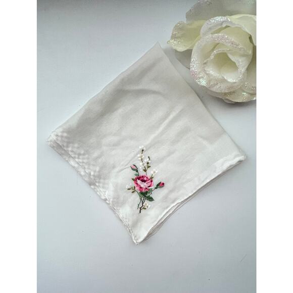 Vintage White Embroidered With Rose Hankie - Picture 1 of 5